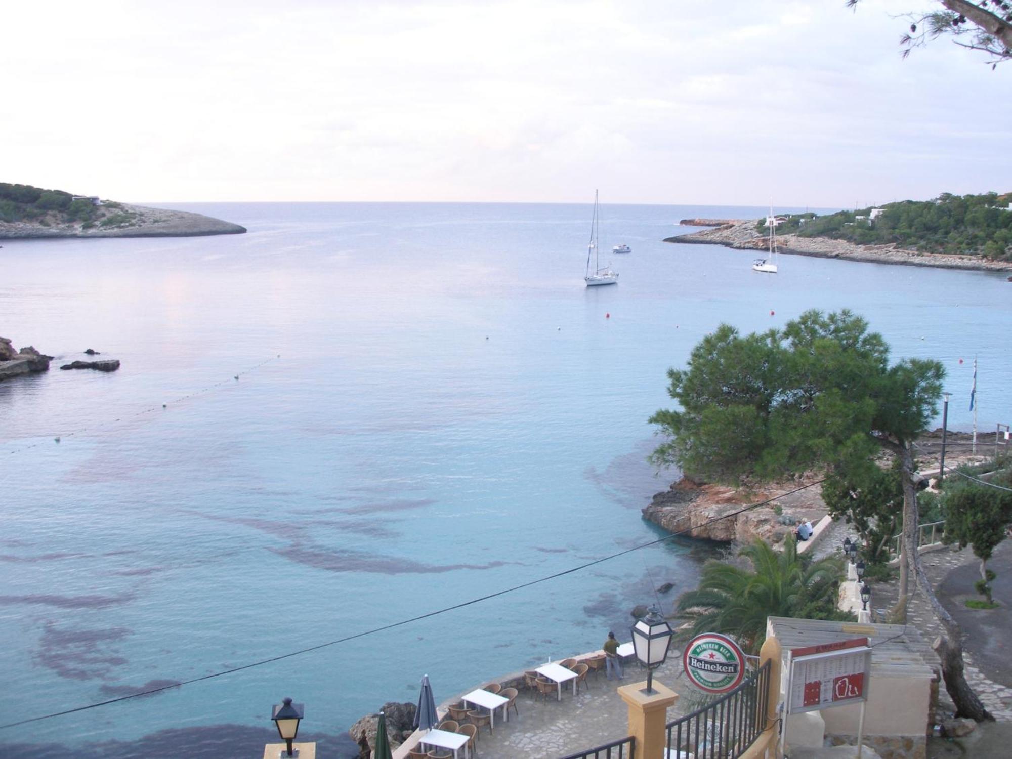 Es Grop Apartments Portinatx Bagian luar foto