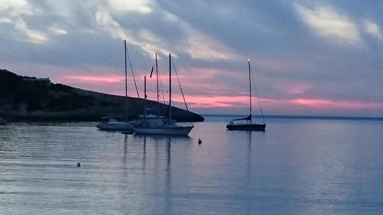 Es Grop Apartments Portinatx Bagian luar foto